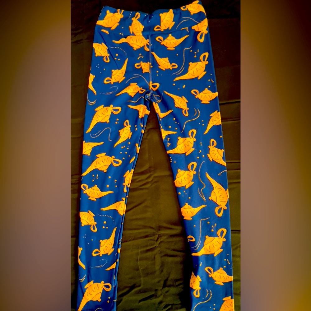 Aladdin lamp themed leggings